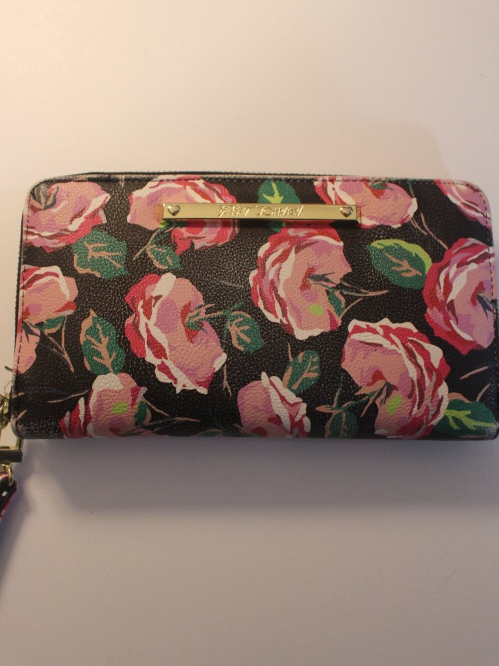 Title: Betsey Johnson Black Pink Rose Zip Wallet Wristlet